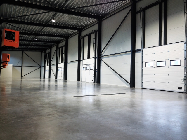 Industriālo grīdu virsmas pārklājumu sistēmas objektā - Noliktavas komplkess Babītē. Tehnoloģija, materiāli, sistēmas.