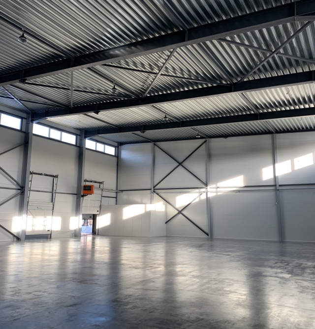 Industriālās noliktavas ar plauktu sistēmu