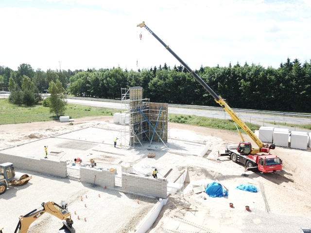 11 metri augsta eksponētā betona siena vienā betonēšanas ciklā bez tehnoloģiskās darba šuves