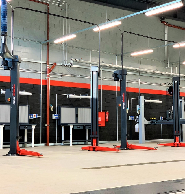 Autoservisa pilna cikla izbūve ar tehnoloģisko iekārtu un automazgātuves uzstādīšanu