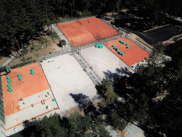 Tenisa centrs "Lielupe" astoņu tenisa kortu seguma instalācija sadarbībā ar "Domotrad" SIA